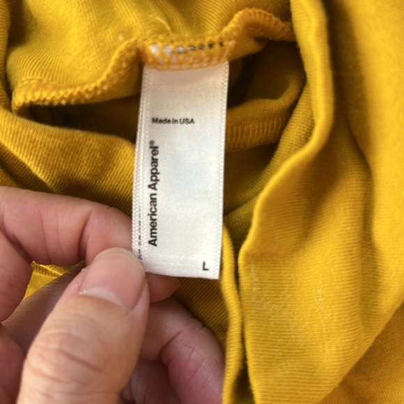 American Apparel cropped turtle neck long sleeve size L mustard color - Picture 3 of 4